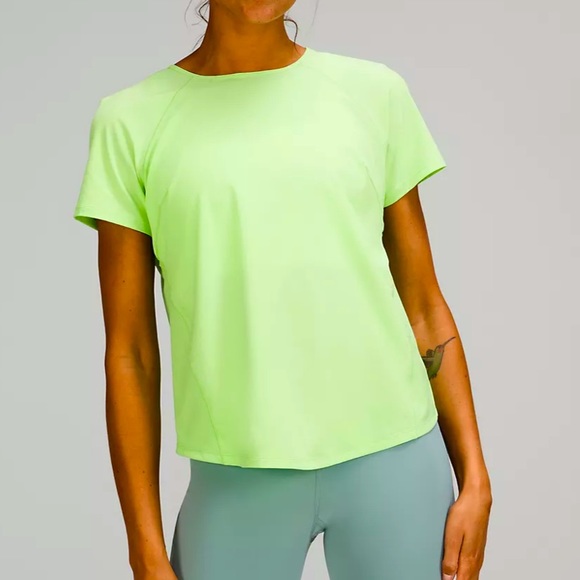 lululemon athletica Tops - LULULEMON LIGHTWEIGHT STRETCH RUNNING SHORT SLEEVE SHIRT SCREAM GREEN LIGHT 8